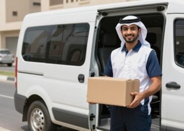 توصيل فوري - مندوب توصيل سريع يسلم الطلبات في الوقت المحدد